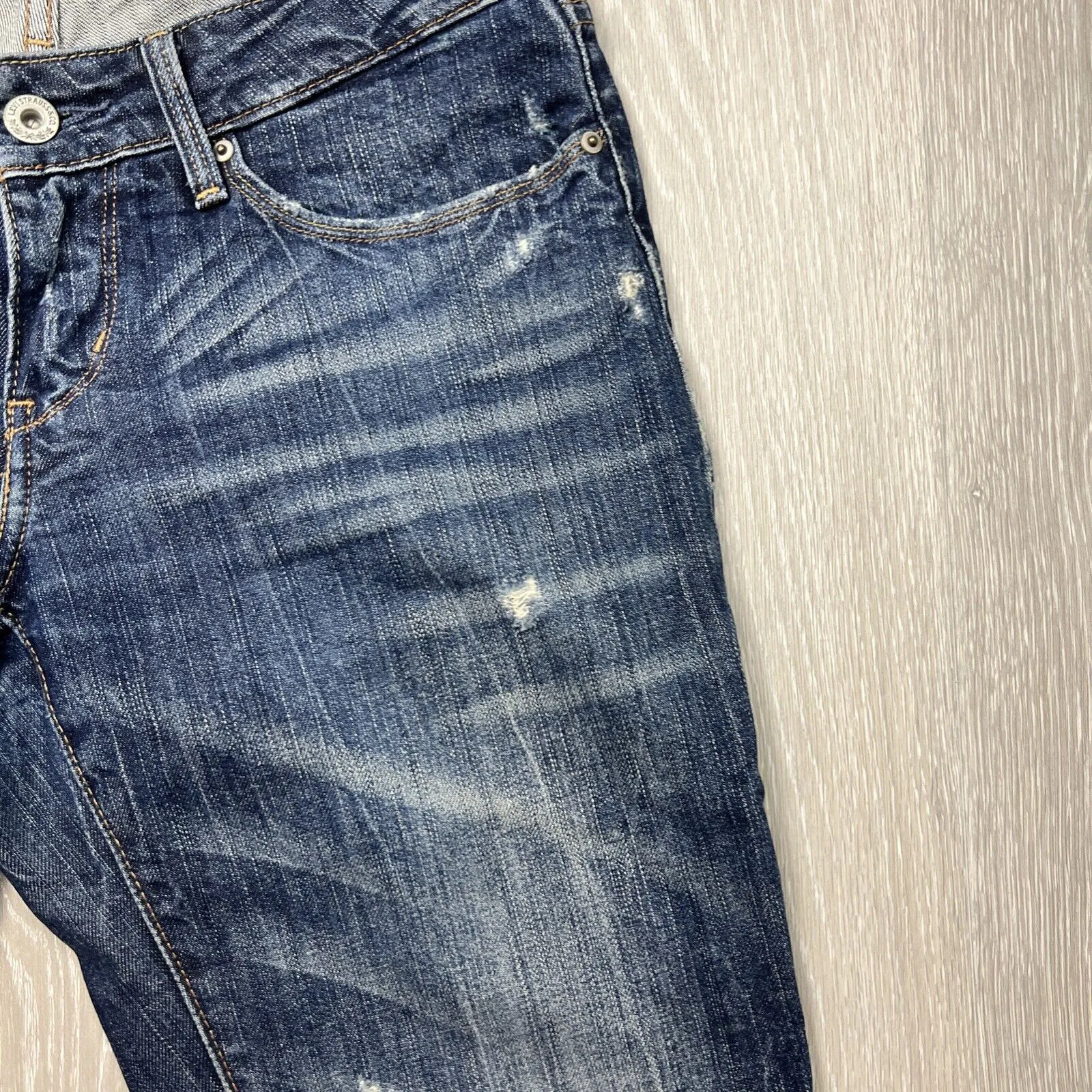 Levi’s Women’s Bold Curve Straight Leg Denim Jeans Size 27