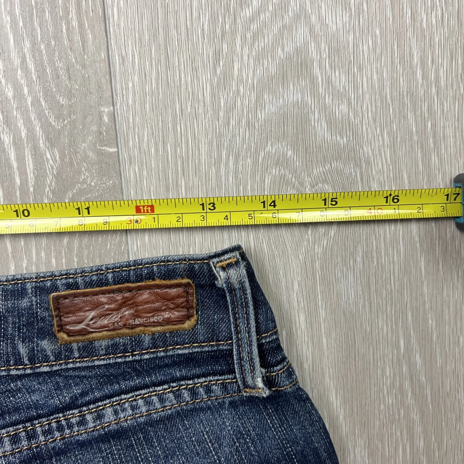 Levi’s Women’s Bold Curve Straight Leg Denim Jeans Size 27