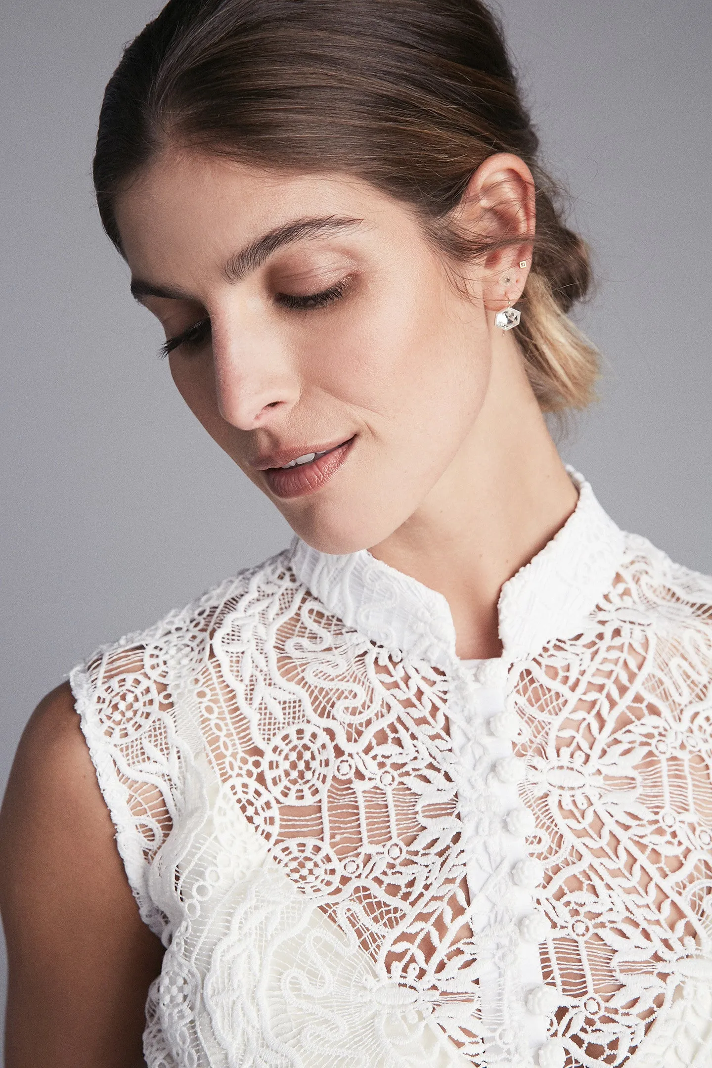Mandarin Collar Sleeveless Shirt