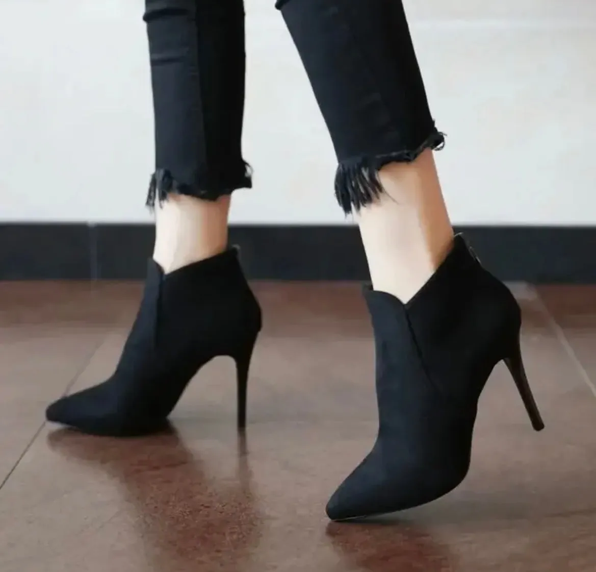 Milan Ankle Boots Size 2(eu34). IN STOCK
