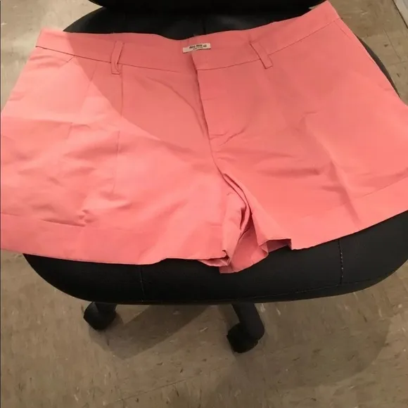 MIU MIU SHORTS SZ 4/6 US​​