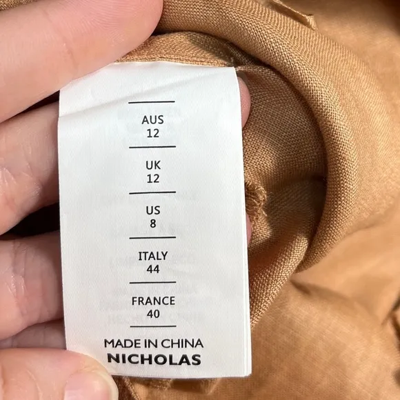 NEW NICHOLAS Delfina Longline Linen Shorts in Twig