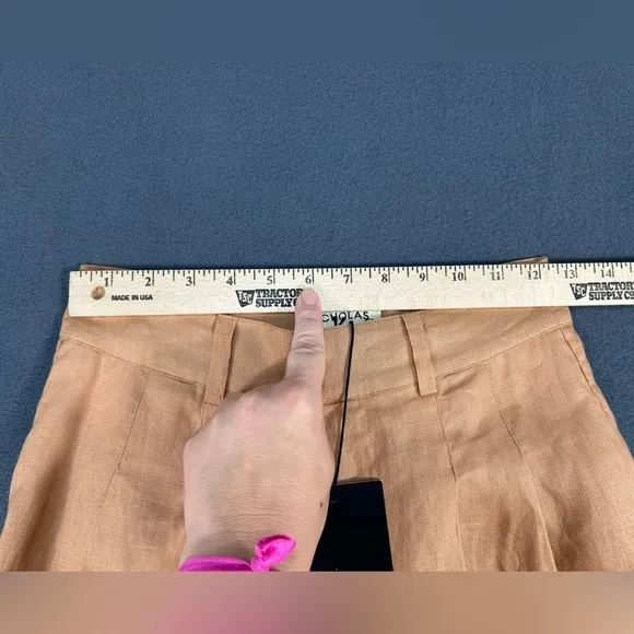 NEW NICHOLAS Delfina Longline Linen Shorts in Twig