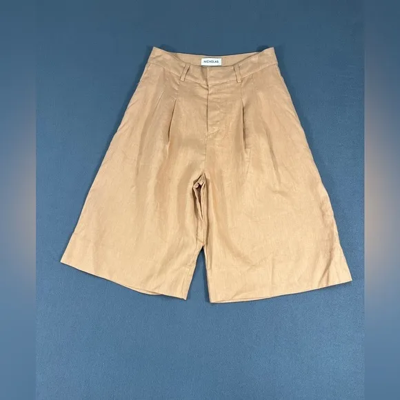 NEW NICHOLAS Delfina Longline Linen Shorts in Twig