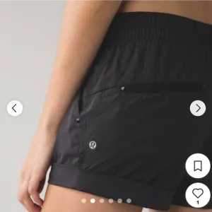 NWOT Lululemon Spring Break Away shorts in black. Size 4