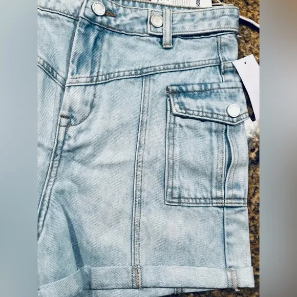 NWT Blank NYC The Perry Mom Cargo Shorts