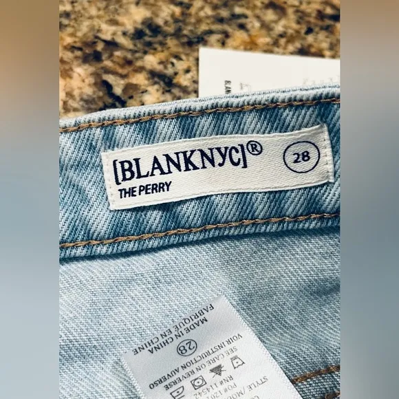NWT Blank NYC The Perry Mom Cargo Shorts