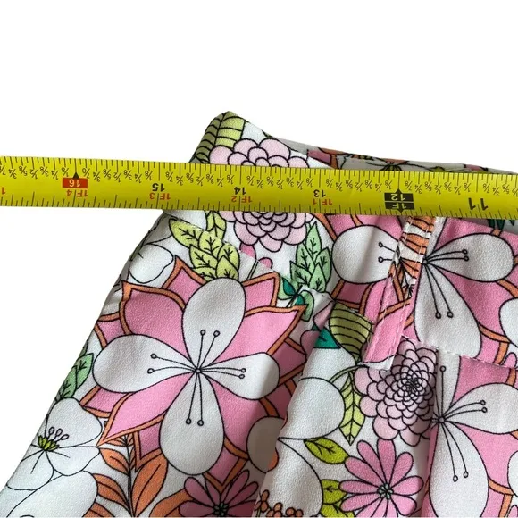 NWT CeCe Retro Floral Print High Waisted Pleat Front Shorts US6