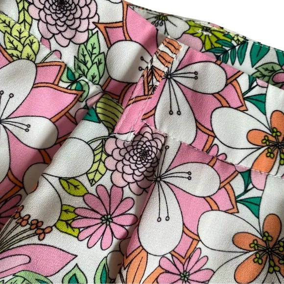 NWT CeCe Retro Floral Print High Waisted Pleat Front Shorts US6
