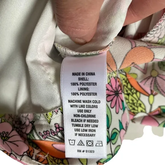 NWT CeCe Retro Floral Print High Waisted Pleat Front Shorts US6