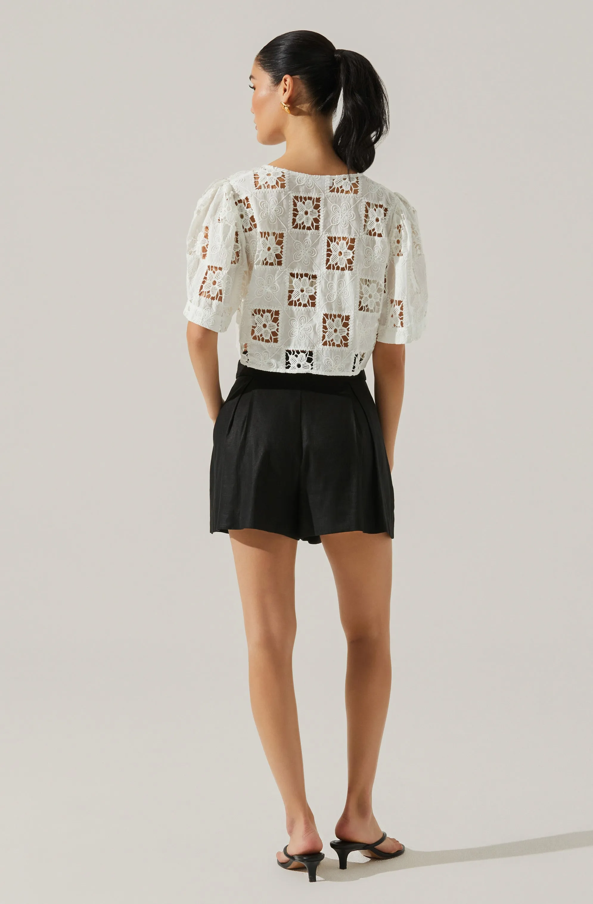 Ollie Pleated Linen Blend Shorts