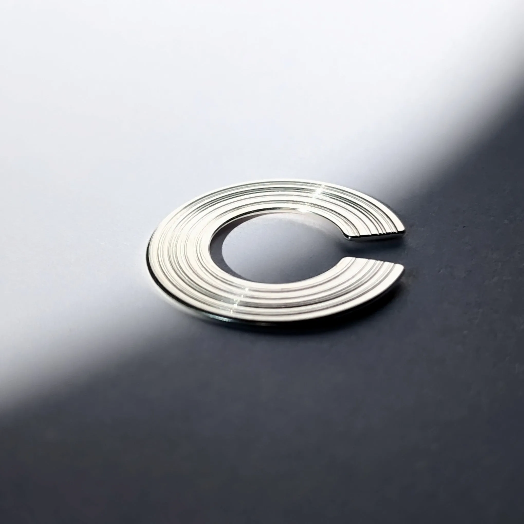 ORBIT  ear lobe cuff