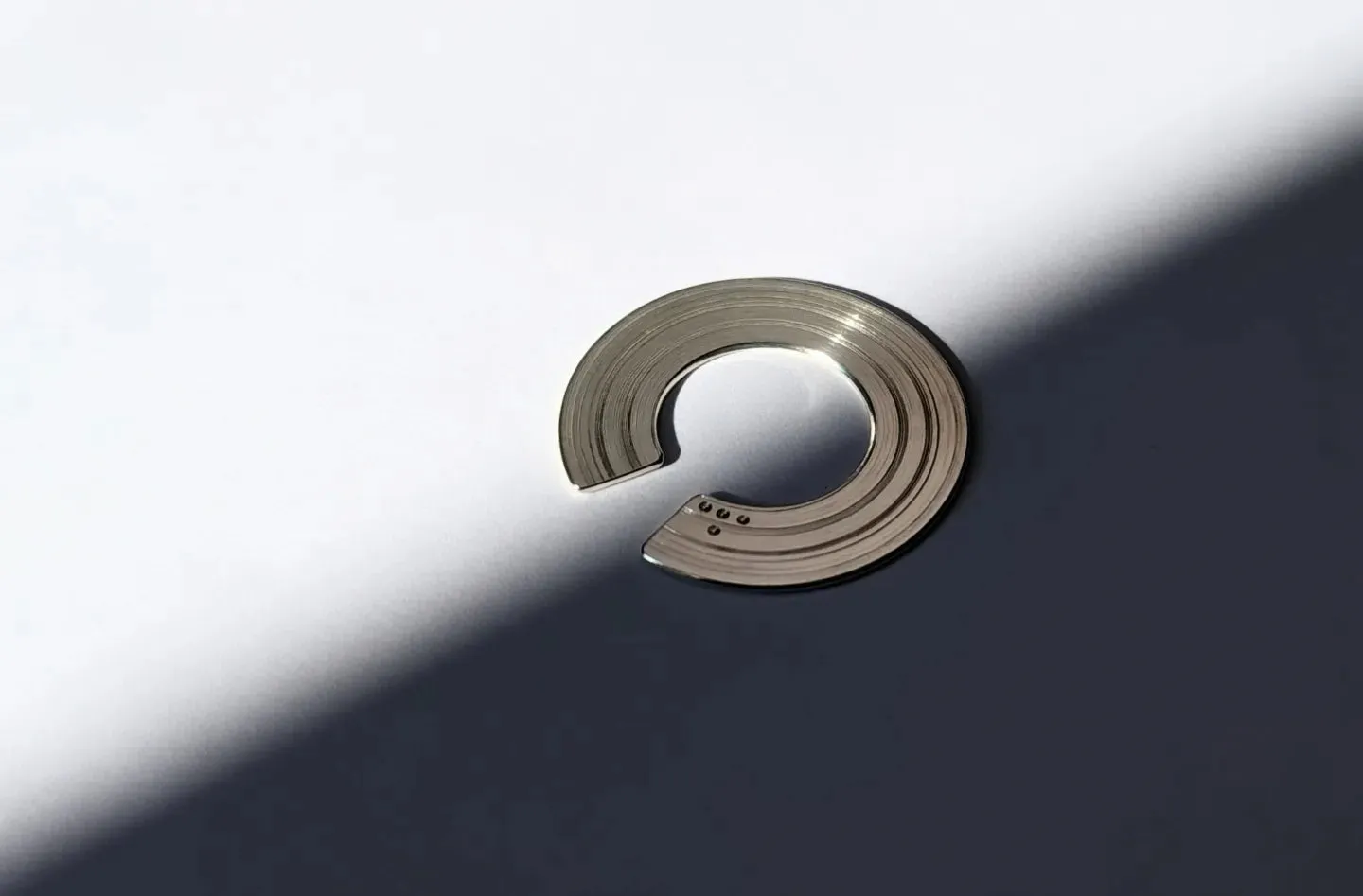 ORBIT  ear lobe cuff