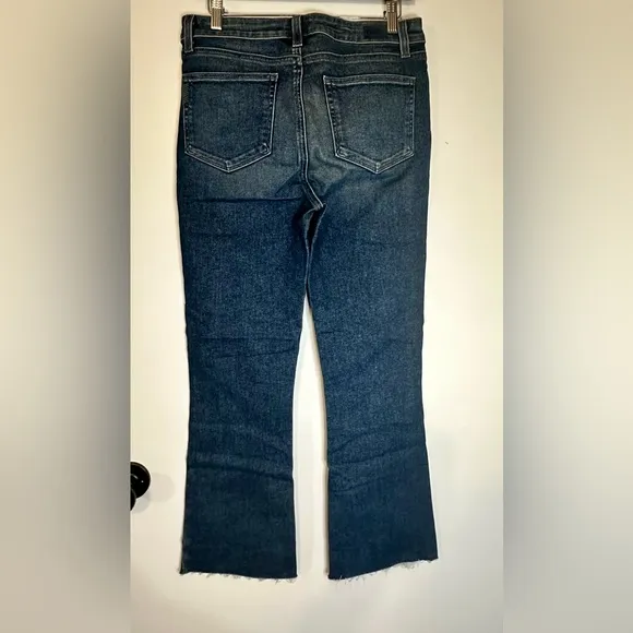 PAIGE Jeans Colette Crop Flare Blue Distressed Bottom Faded Size 30 Pre-owned