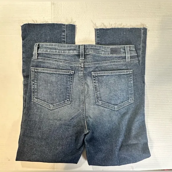 PAIGE Jeans Colette Crop Flare Blue Distressed Bottom Faded Size 30 Pre-owned