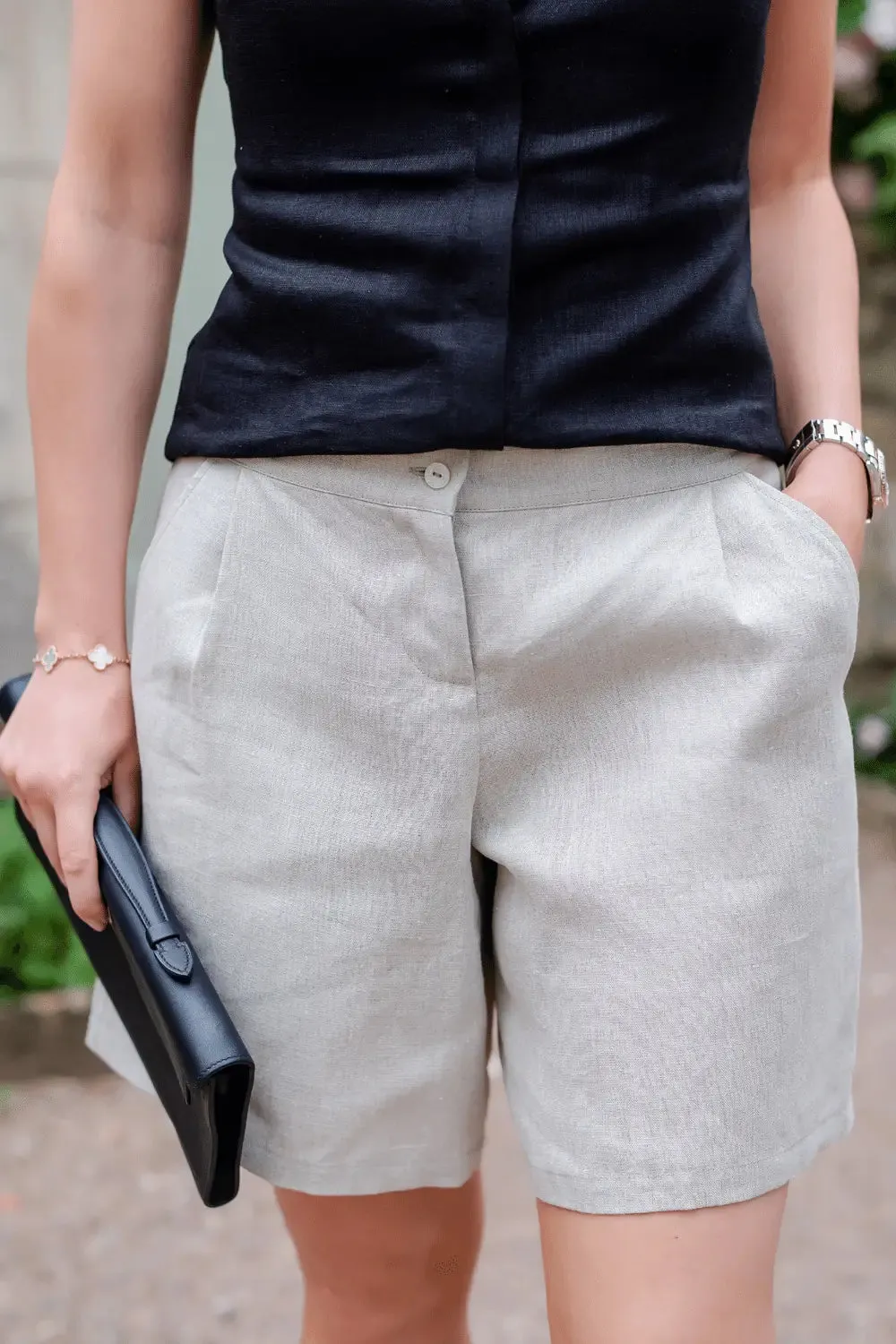 Relaxed Linen Shorts in Oatmeal