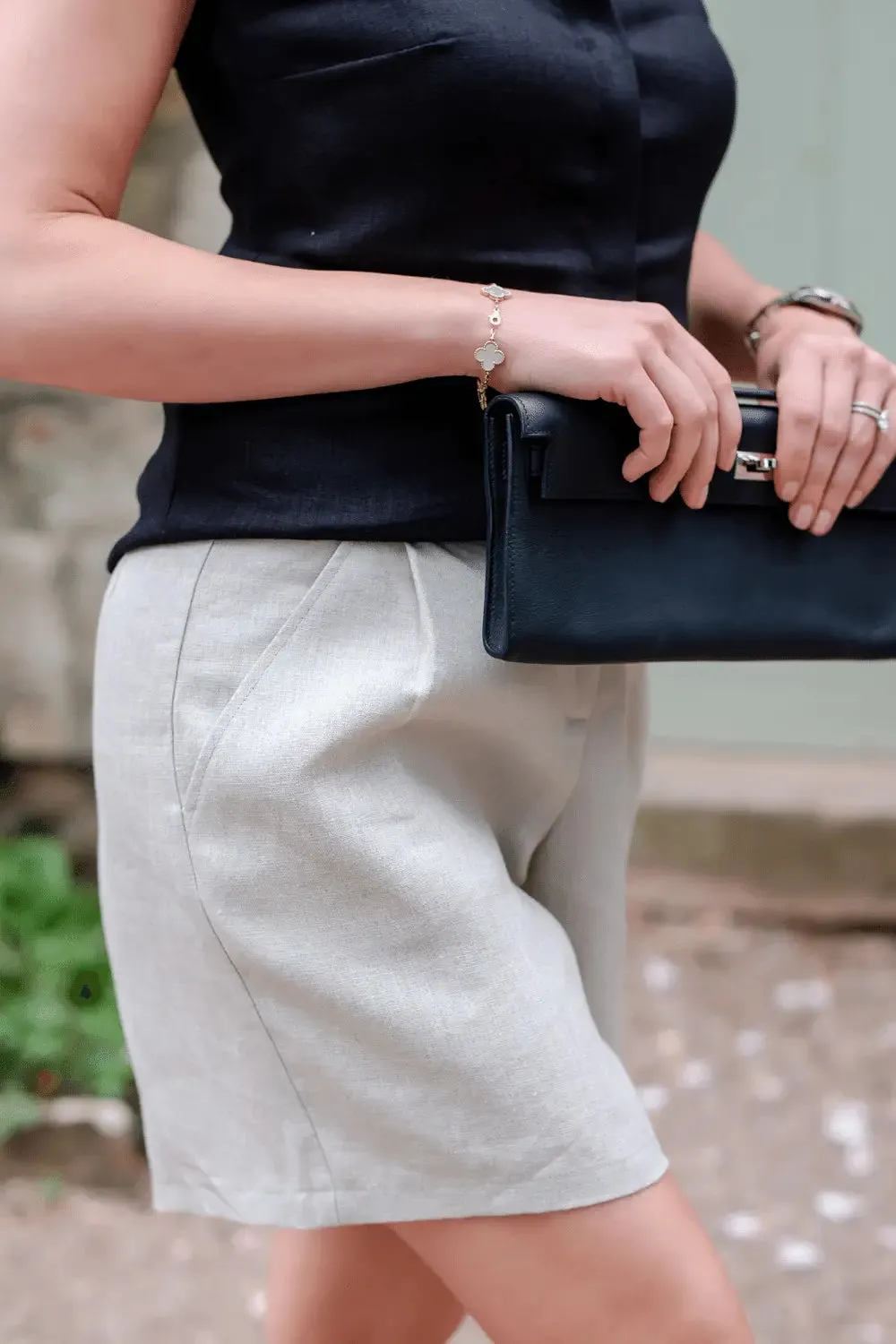 Relaxed Linen Shorts in Oatmeal