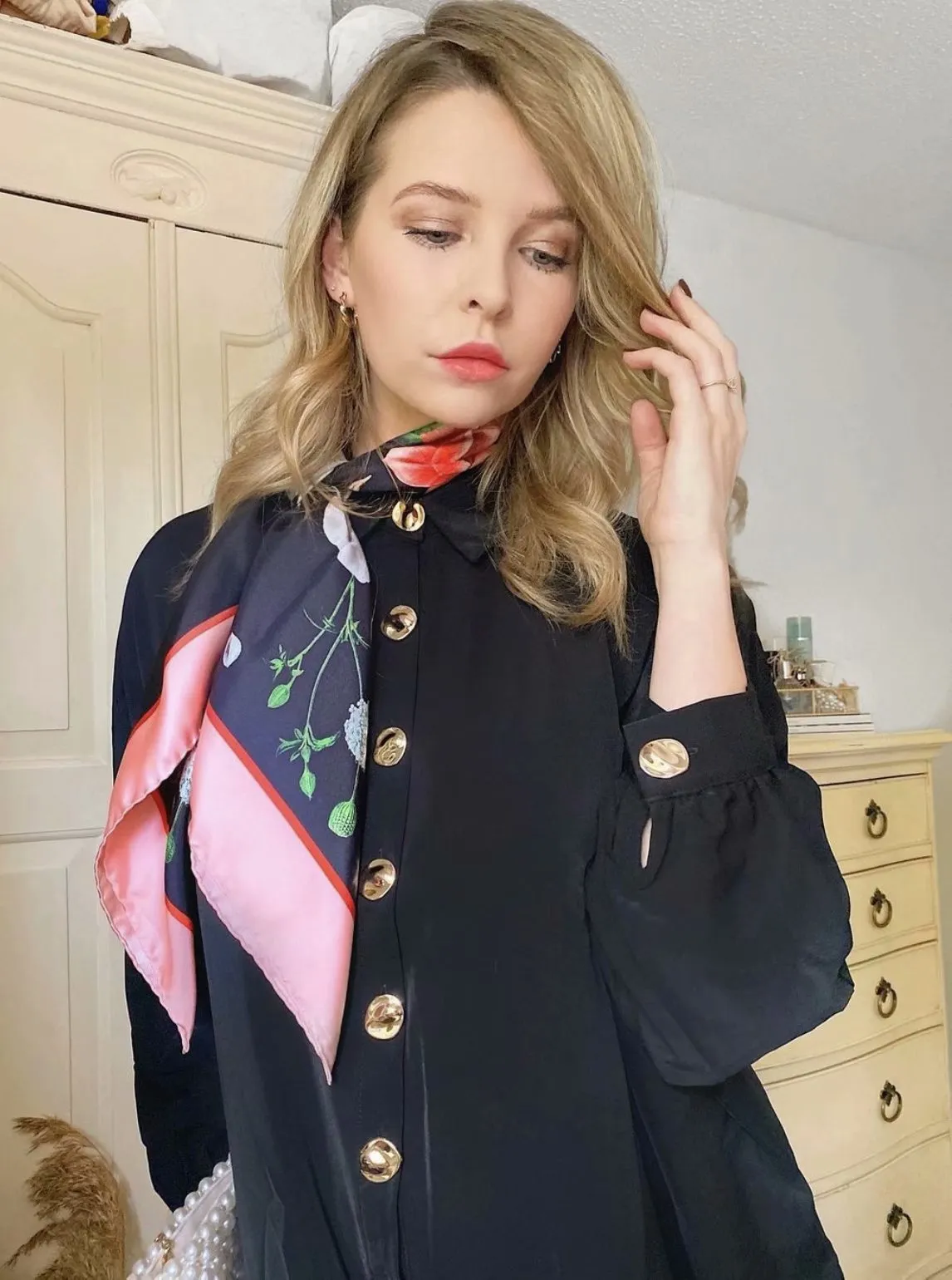 Ruffled Single-breasted Pile Collar Bubble Sleeve Mini Dresses