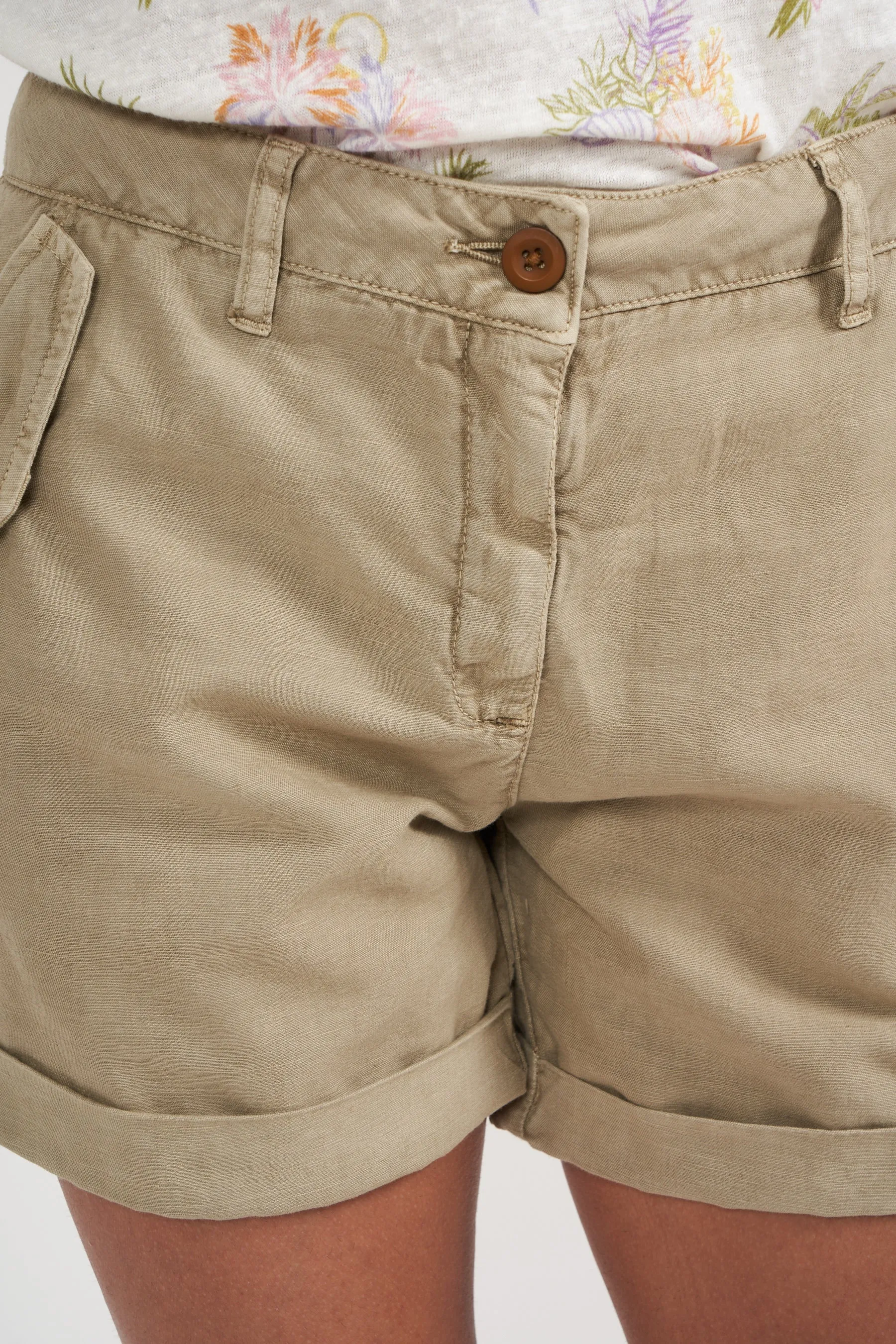SAMI WOVEN SHORT IN STRAW