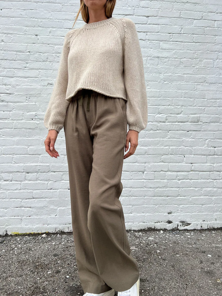 Sloane Mid-Rise Pant in Drapey Poplin - Green