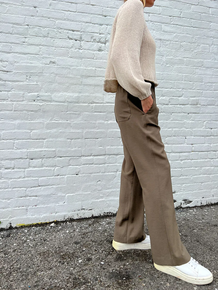 Sloane Mid-Rise Pant in Drapey Poplin - Green