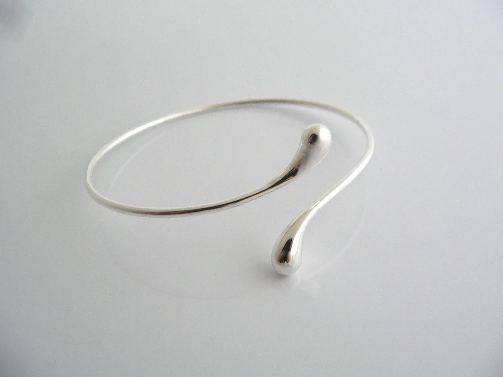 Tiffany & Co Silver Teardrop Bangle Bracelet Gift Love Peretti Tear