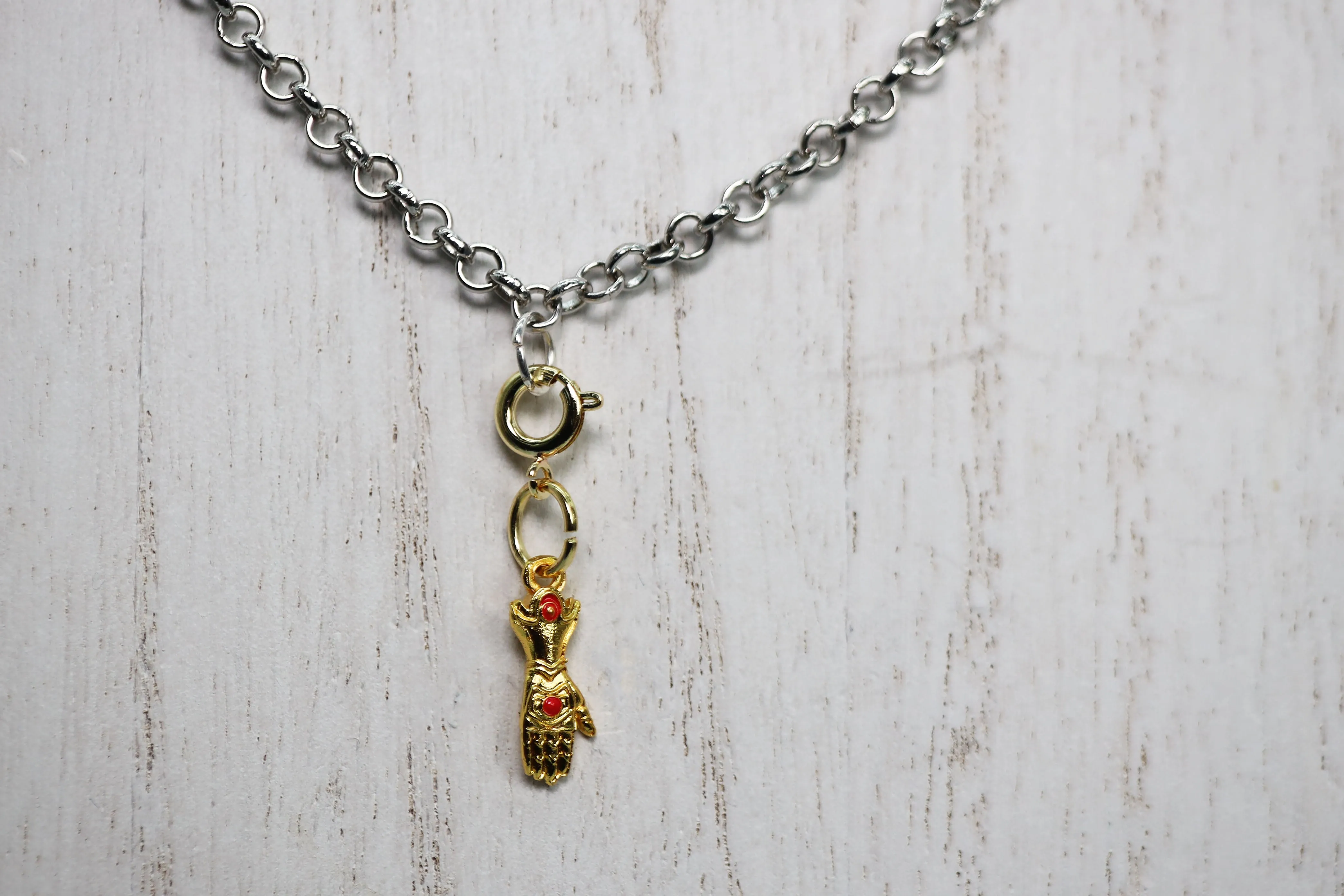 Traveler's Trinkets: Enchanted Gauntlet Charm
