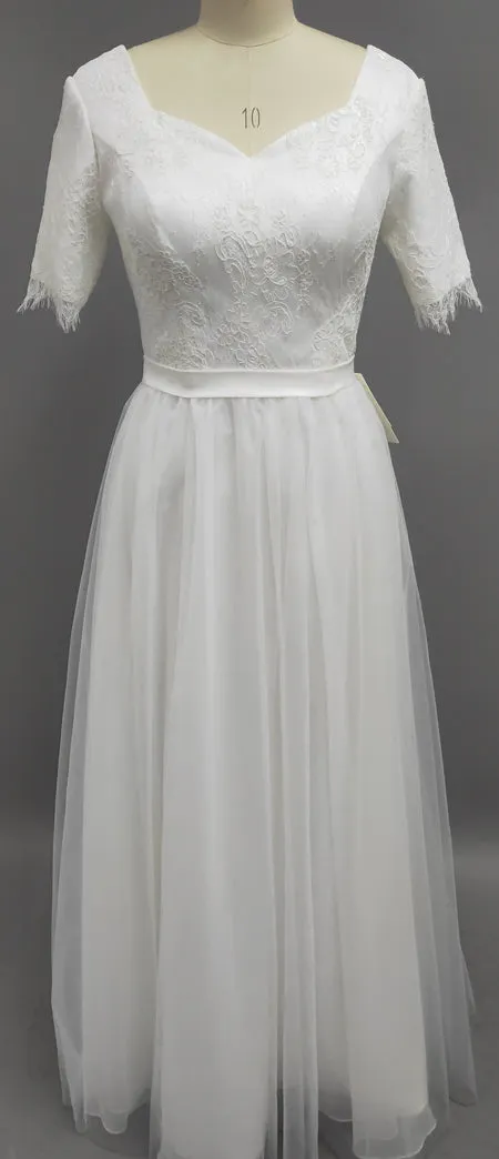 V-Neck Short Sleeve A-Line Tulle Wedding Dress With Lace Bodice-ET_711267z