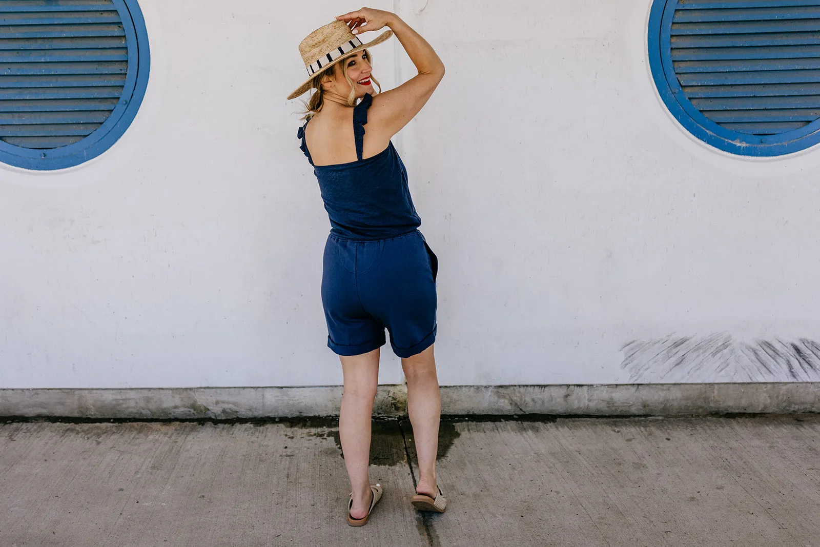 vada winter gym short in navy