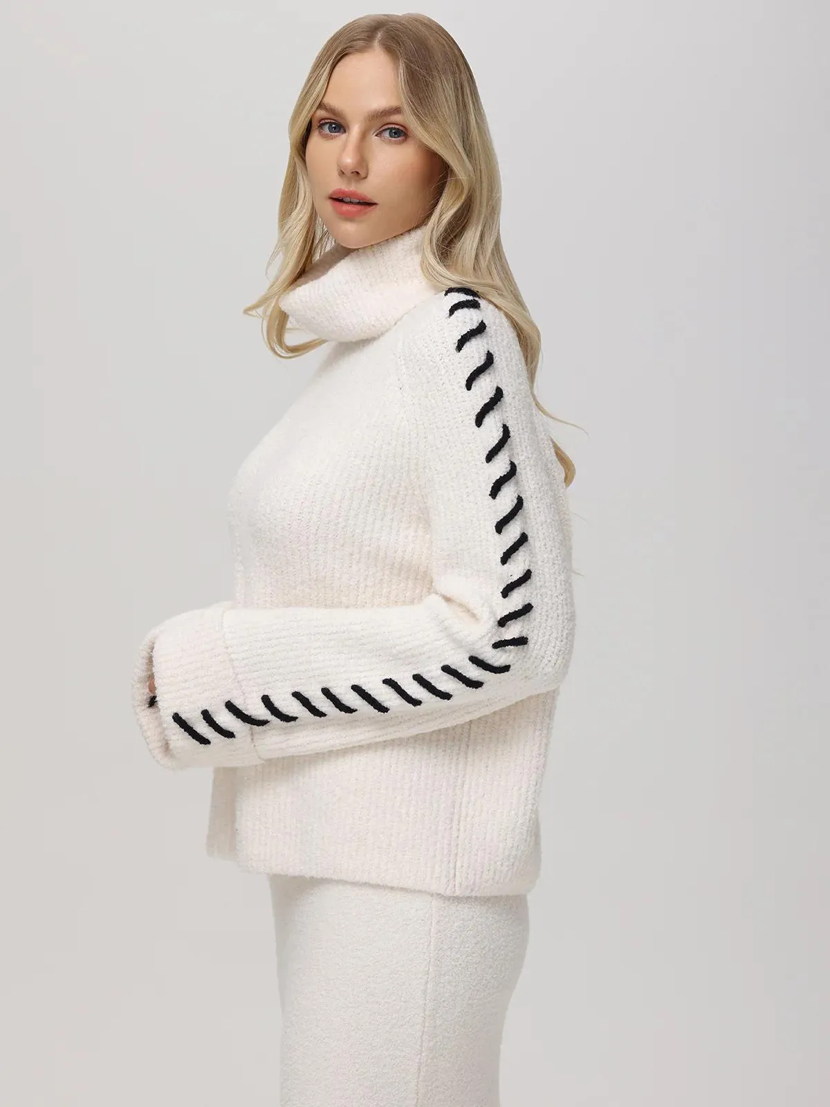 Vida: Whipstitch Sleeve Turtleneck Sweater White