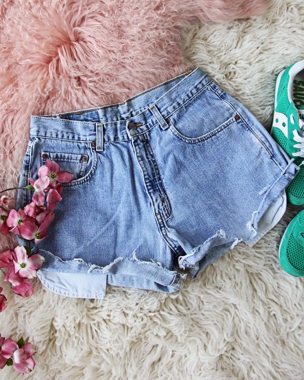 Vintage Levi's 569 Shorts
