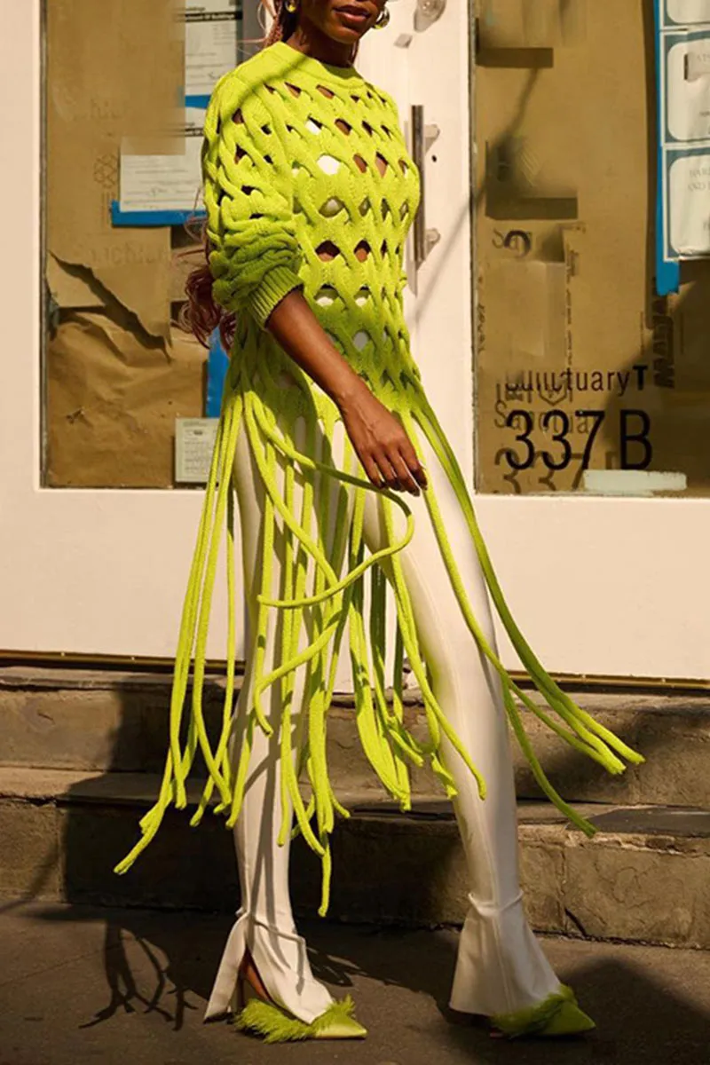 WI0103 Keyholes Fringes Sweater