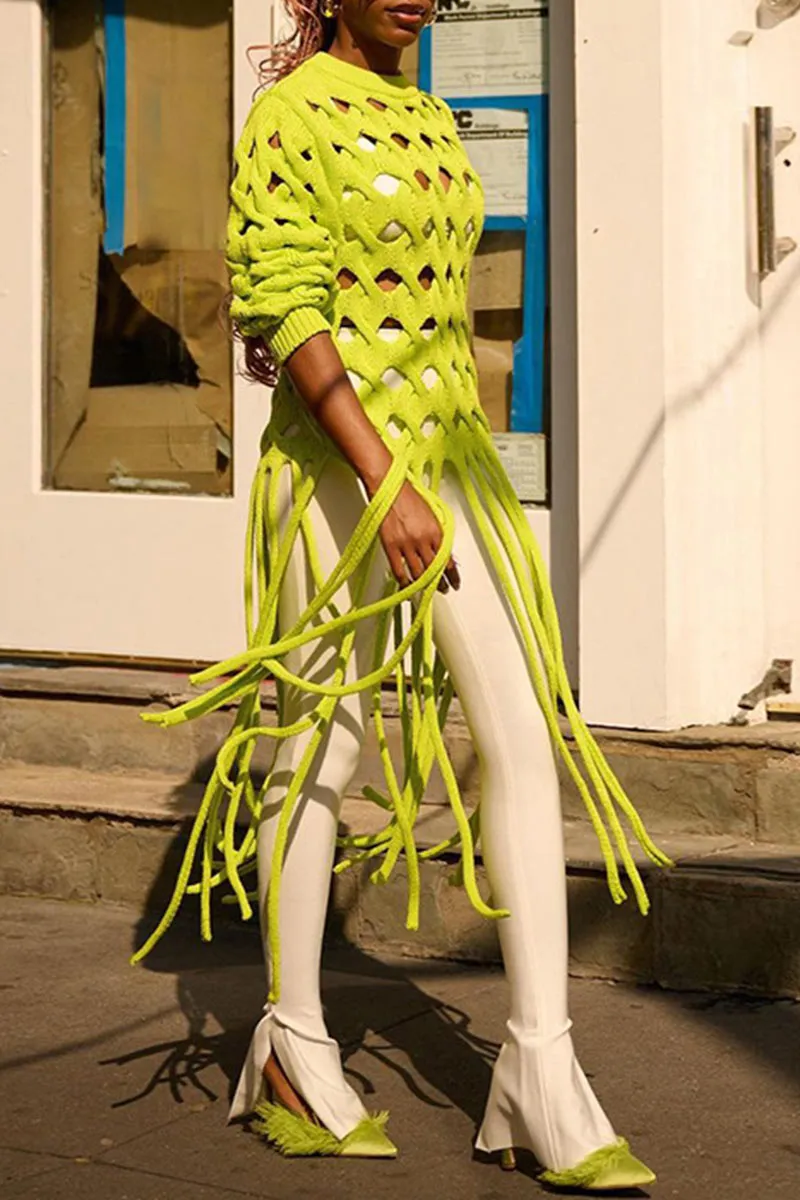 WI0103 Keyholes Fringes Sweater