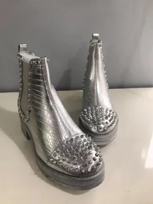 Women Zipper Rivet Boots Round Toe
