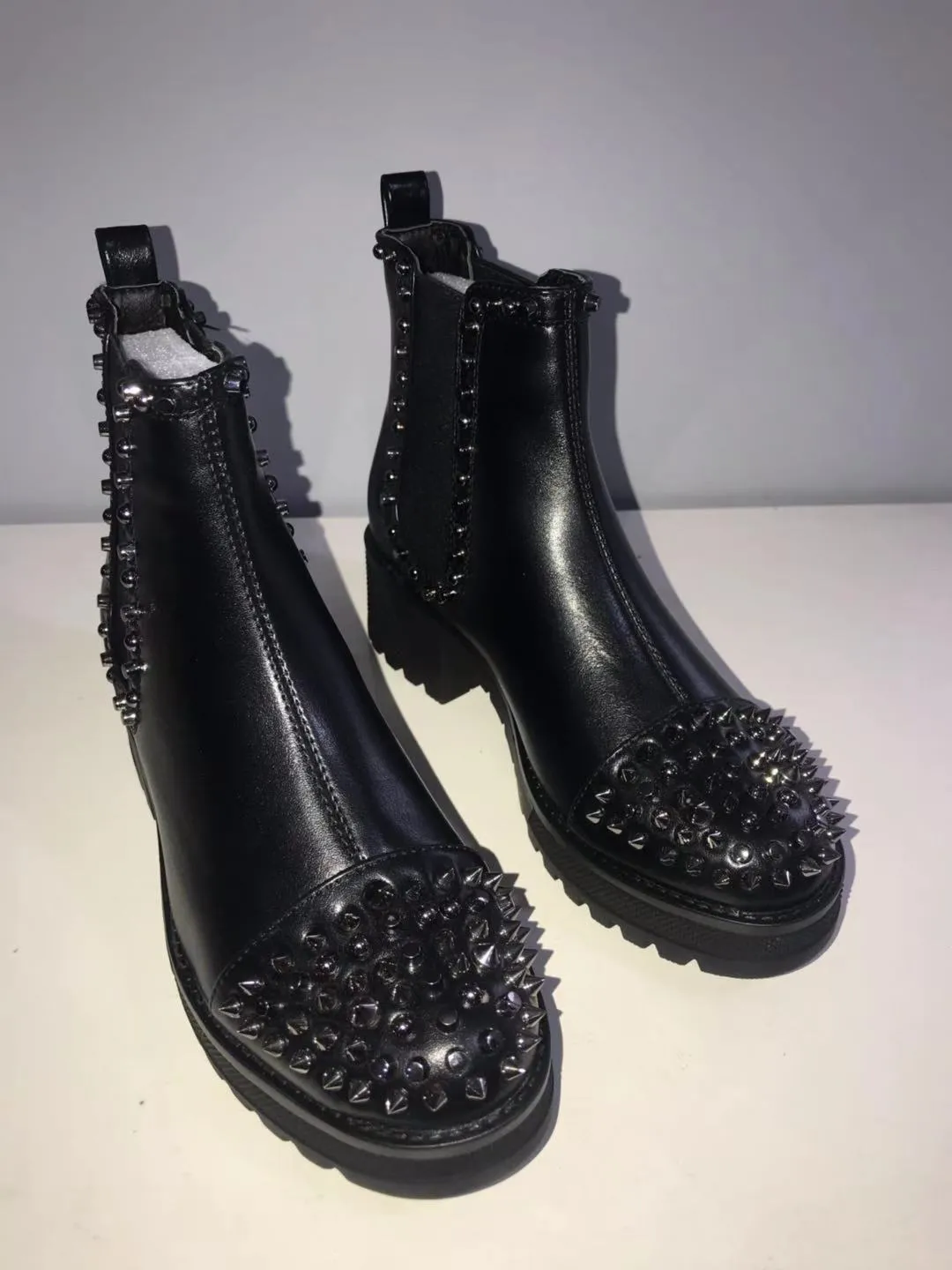 Women Zipper Rivet Boots Round Toe