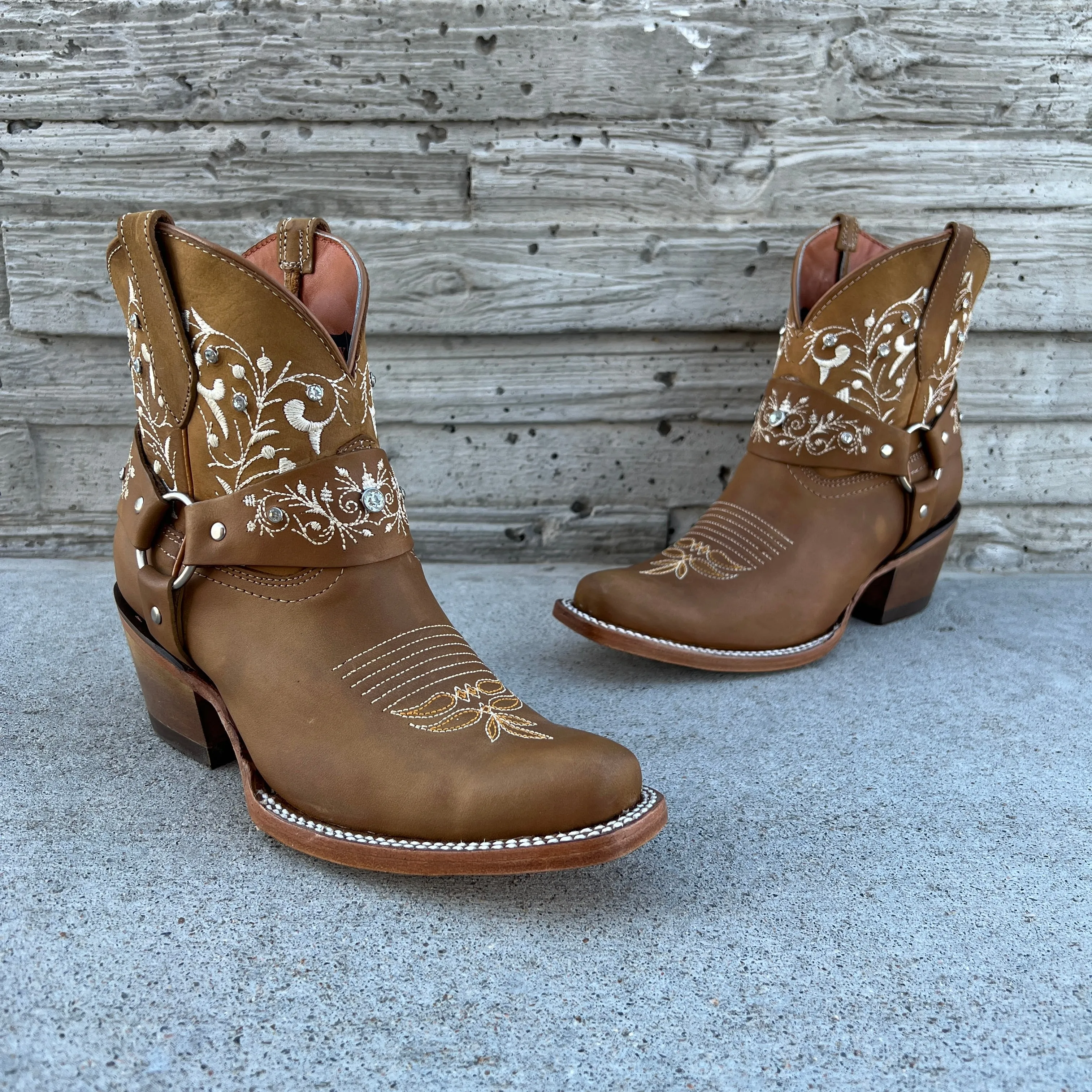 Women's Artillero Embroiderd Ankle Boots European Toe