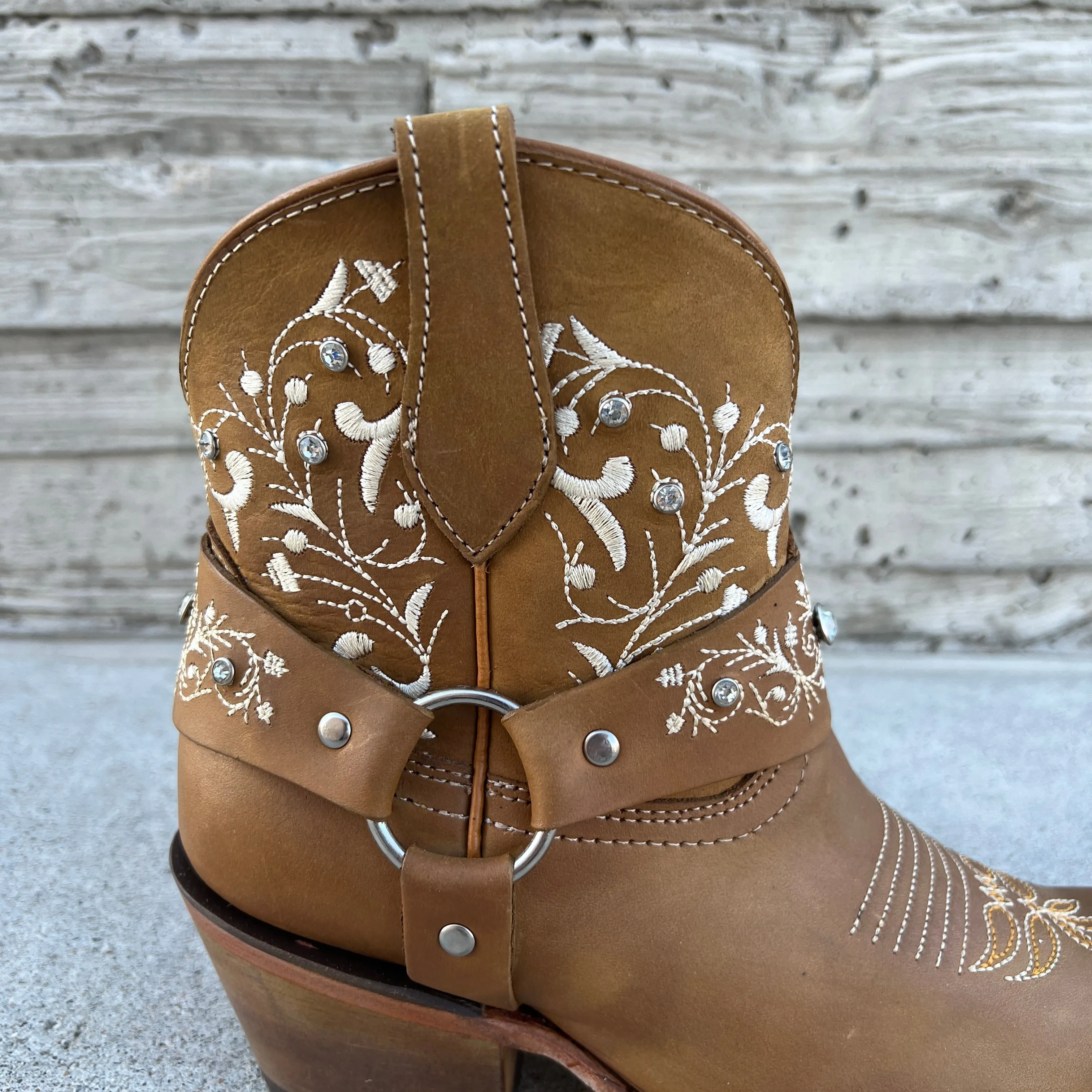Women's Artillero Embroiderd Ankle Boots European Toe